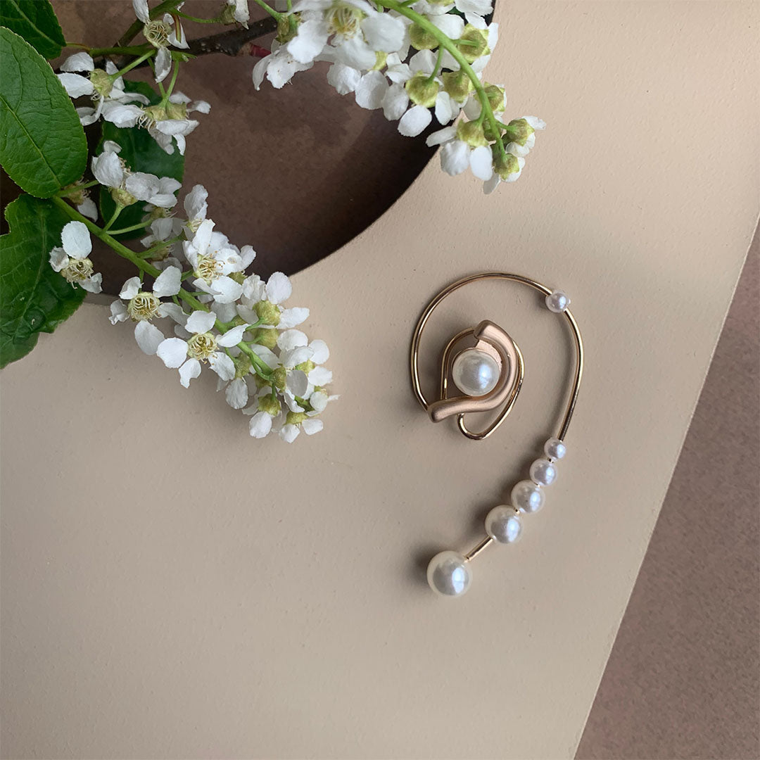 Lost Magritte - Ear Decoration