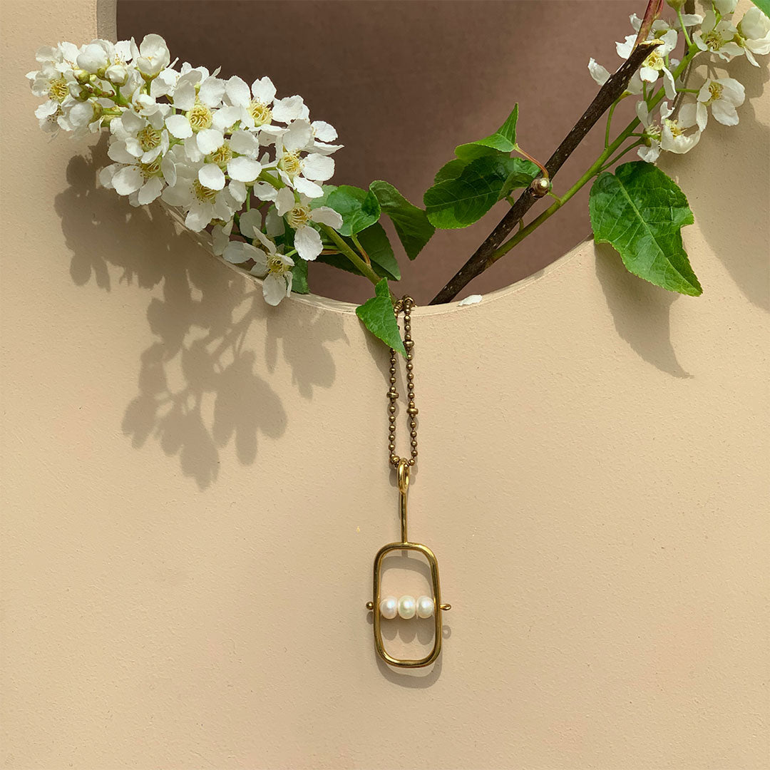 White D - Pendant Necklace (2Versions)