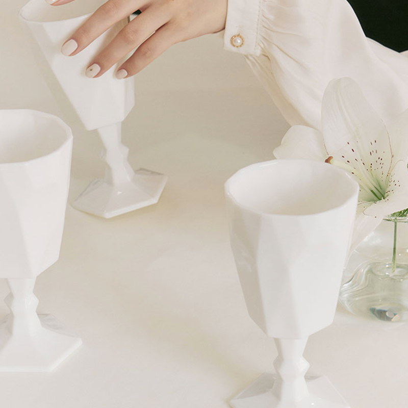 SRM Living - Sculpted Glass