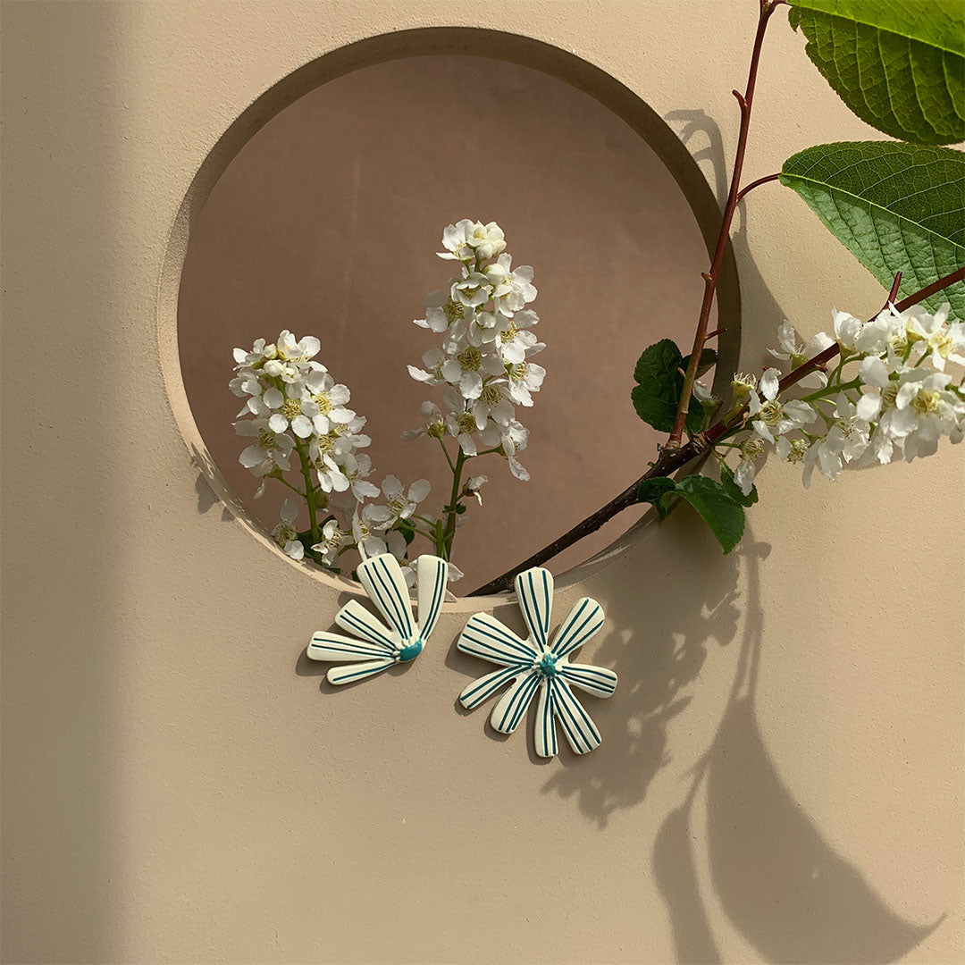 Doya Stud Earrings