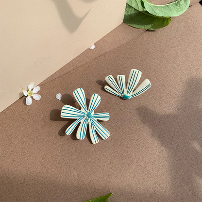 Doya Stud Earrings