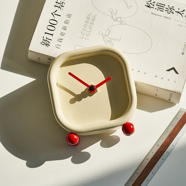 Momo - Mini Clock
