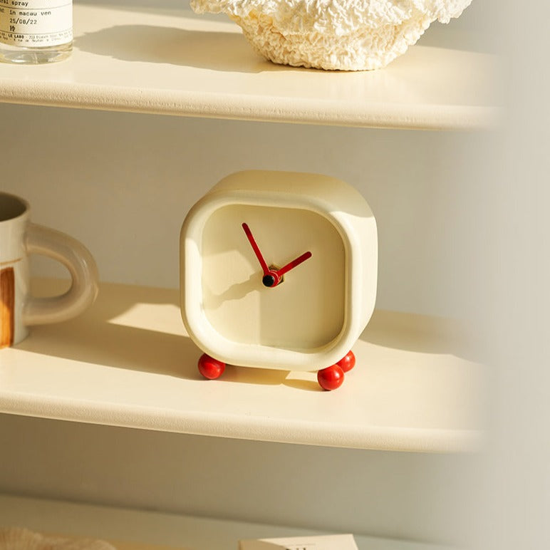 Momo - Mini Clock