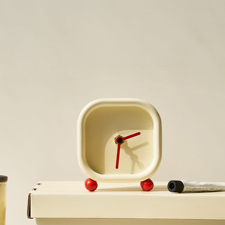 Momo - Mini Clock
