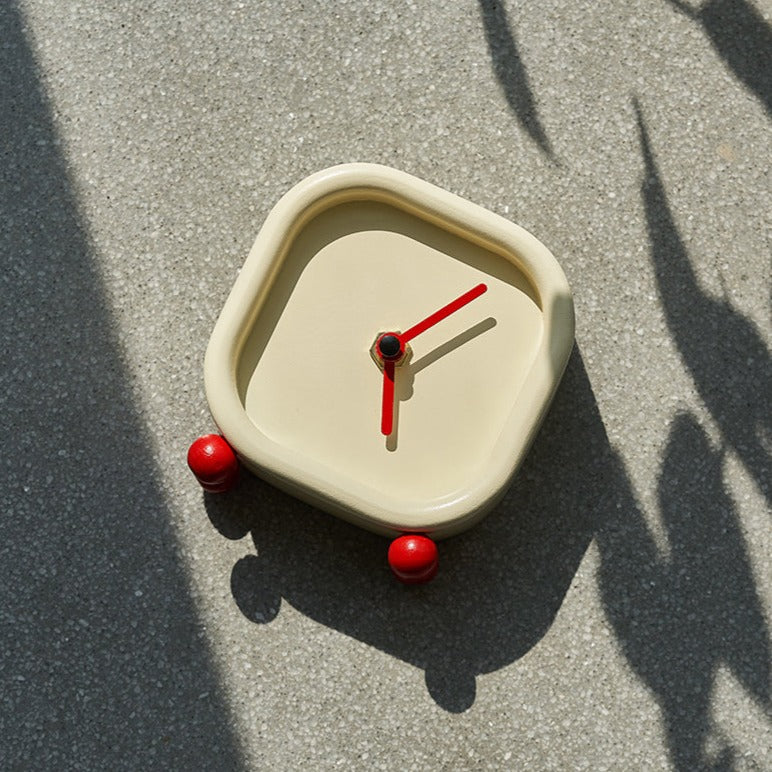 Momo - Mini Clock